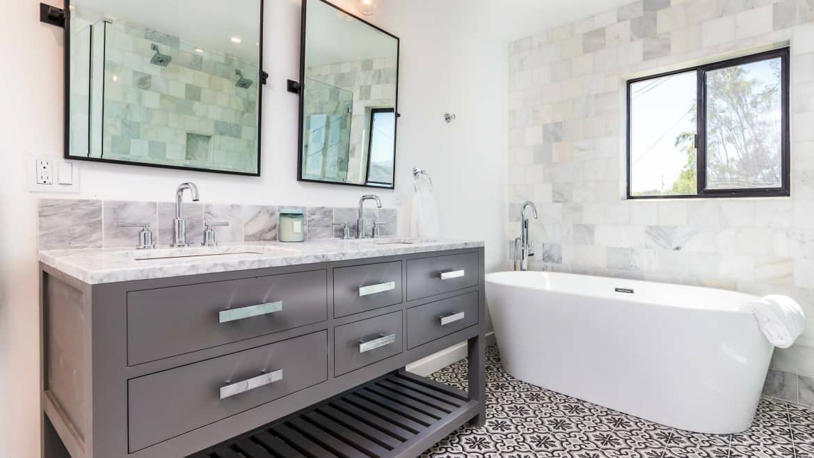 A Bathroom Cabinet Outlet Store Makes Bathroom Remodeling Easier