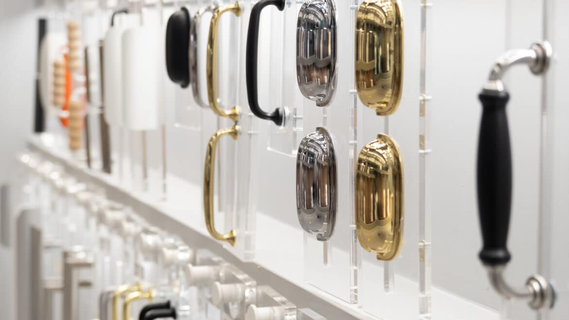 Cabinet Hardware: How Shape Defines Your Kitchen’s Style